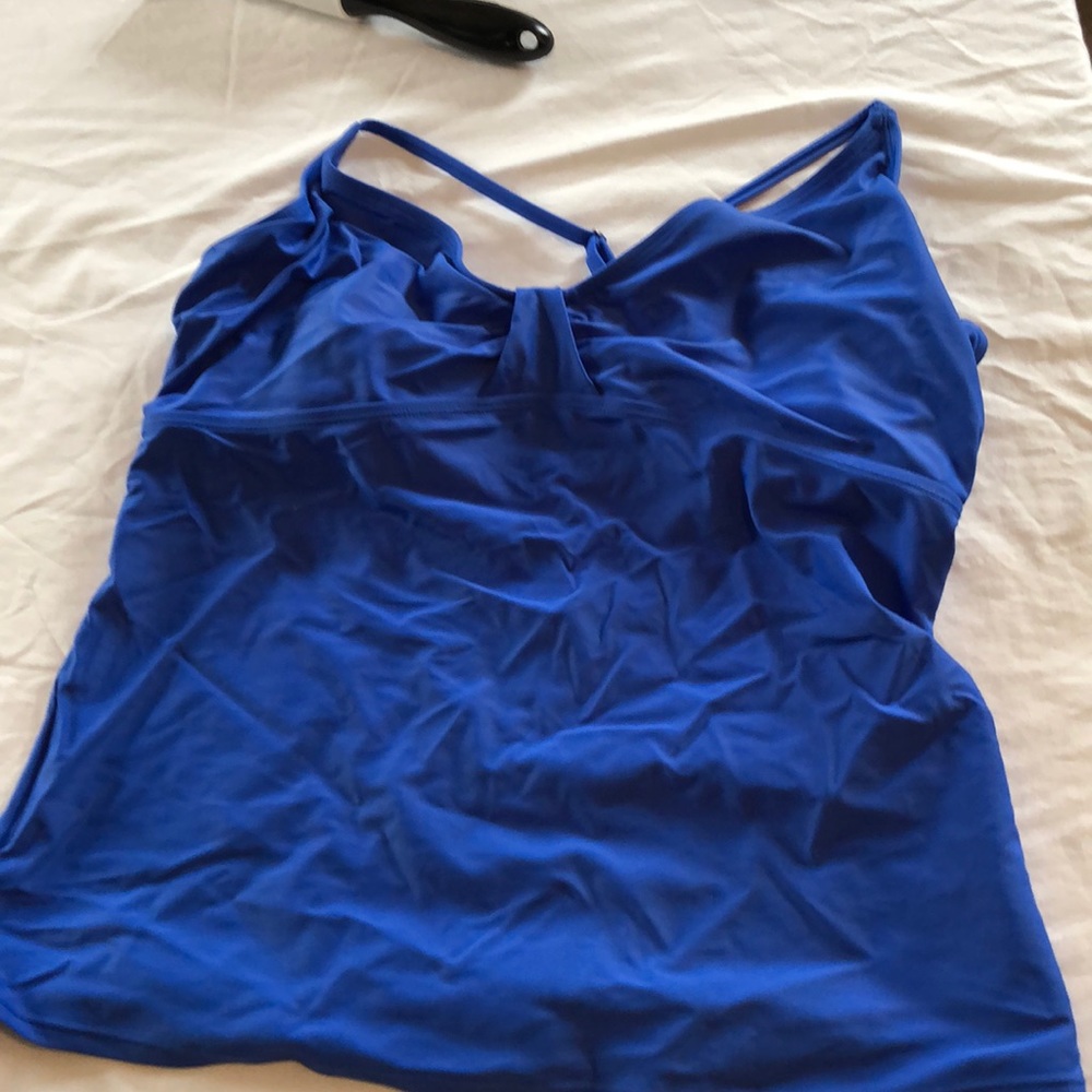 40 DD Athleta Tankini top